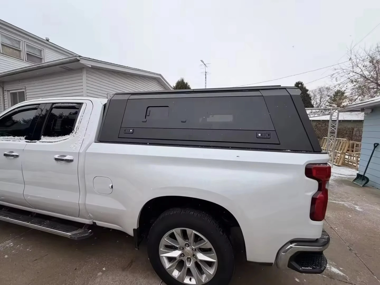 DW Hardtop Truck Canopy for Silverado Colorado Amarok Pickup Topper Cover
DW Hardtop Truck Canopy for Silverado Colorado Amarok Pickup Topper Cover