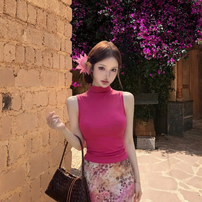 Pink Halter Neck Sleeveless Top with Leopard Print Half Skirt Two Piece Set Slimming Fashionable Summer New Style for Women
Pink Halter Neck Sleeveless Top with Leopard Print Half Skirt Two Piece Set Slimming Fashionable Summer New Style for Women