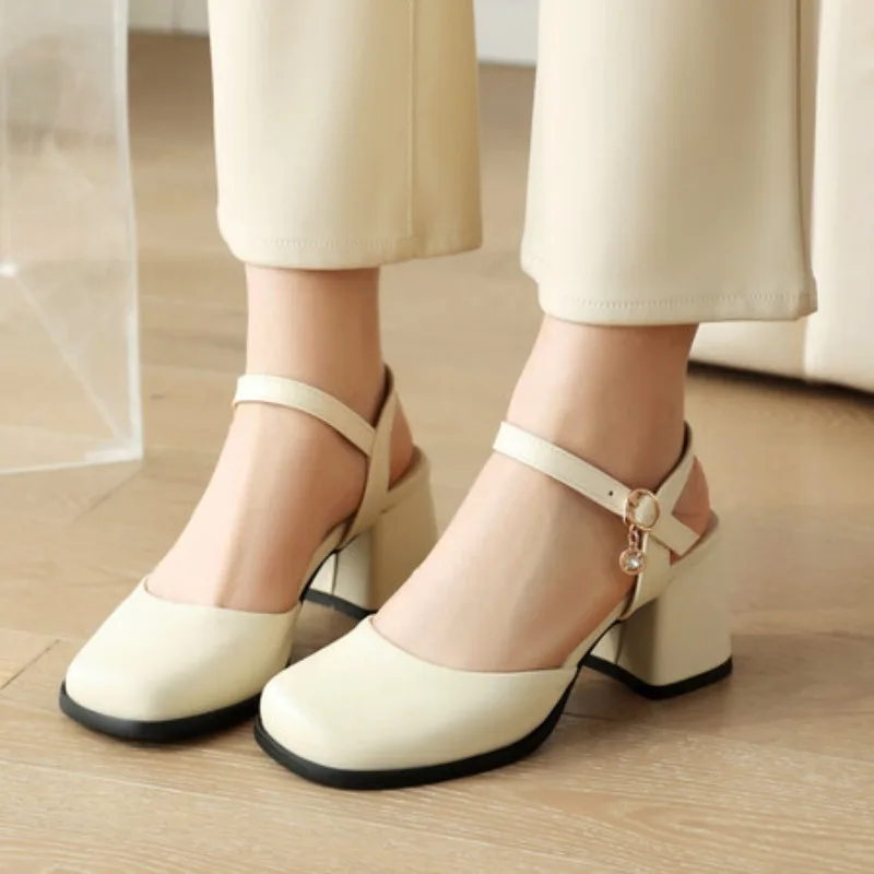 High heels for ladies Thick Heel womens shoes with design Fashion trend Comfortable simple and elegant
High heels for ladies Thick Heel womens shoes with design Fashion trend Comfortable simple and elegant