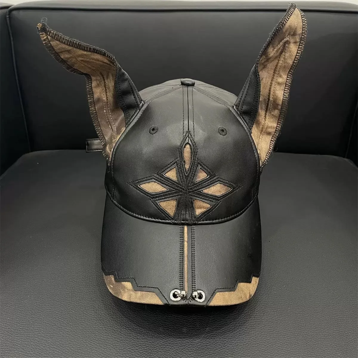 2025 дизайн собачьих ушей креативный крест модная бейсболка такой же для мужчин и женщин
2025 дизайн собачьих ушей креативный крест модная бейсболка такой же для мужчин и женщин