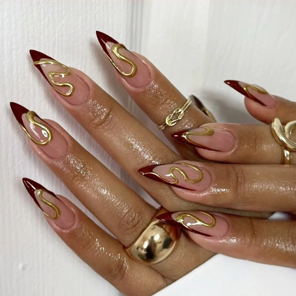 24Pcs Long Stiletto Fake Nails Red French 3D Gilded Line Design Press on False Nails Detachable Artificial Full Cover Nails Tips
24Pcs Long Stiletto Fake Nails Red French 3D Gilded Line Design Press on False Nails Detachable Artificial Full Cover Nails Tips