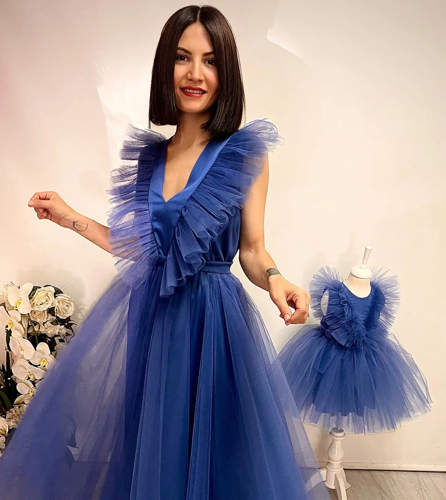 Blue Women Pregnant Wedding Prom Dress Sexy V Neck Short Mini Maternity Bridal Evening Gown Tiered Tulle Mesh Customized Robe 
Blue Women Pregnant Wedding Prom Dress Sexy V Neck Short Mini Maternity Bridal Evening Gown Tiered Tulle Mesh Customized Robe