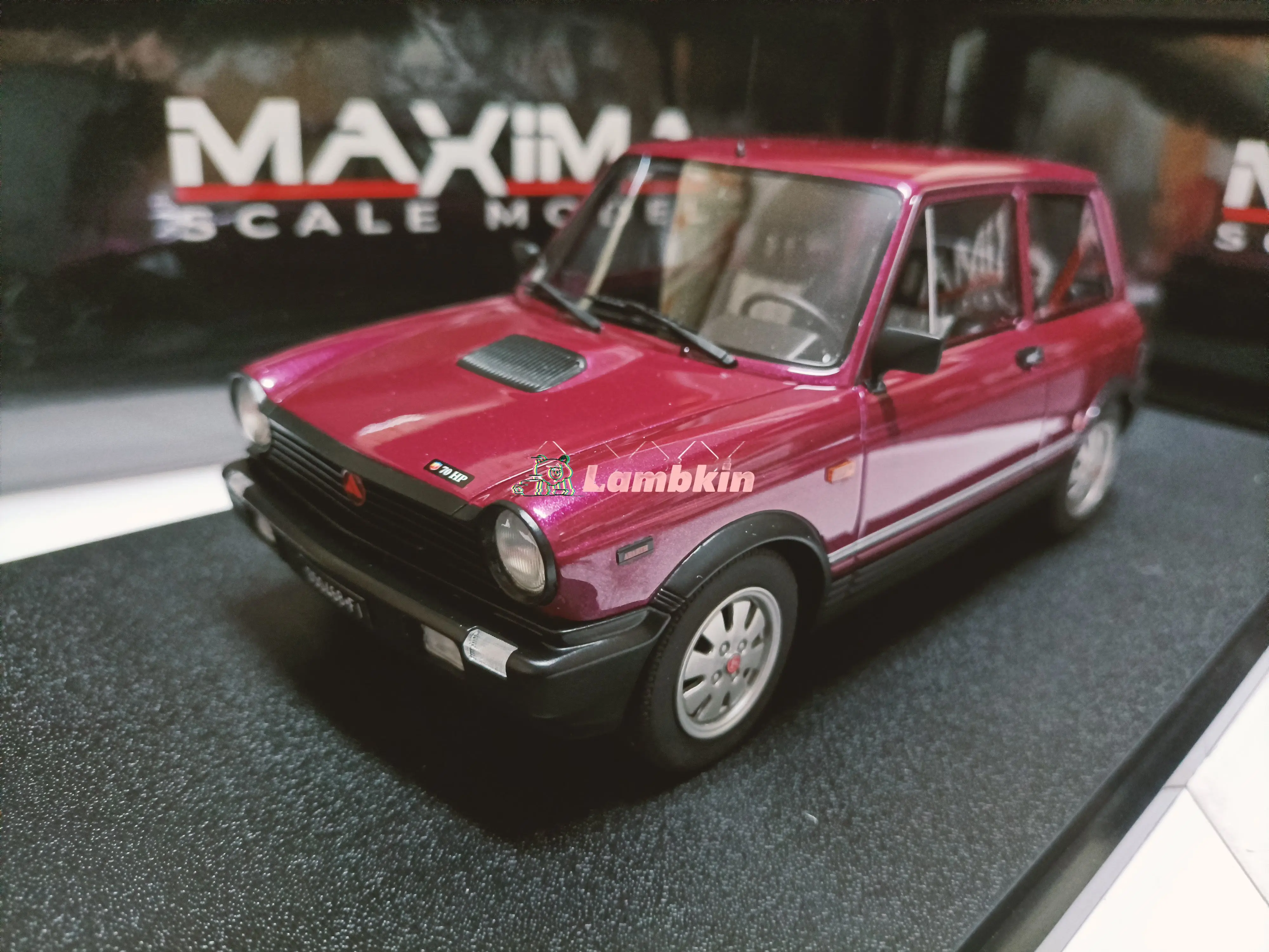 MAXIMA 1/18 Autobianchi 7 Series Small Car Model Autobianchi A112 1984 Purple red Gift Ornament Collection
MAXIMA 1/18 Autobianchi 7 Series Small Car Model Autobianchi A112 1984 Purple red Gift Ornament Collection