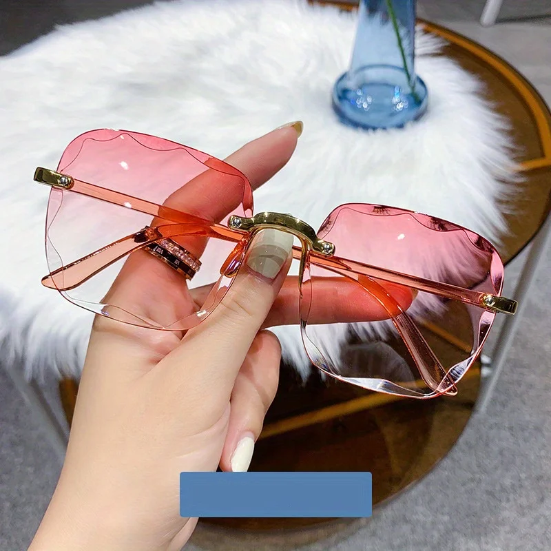 Men's and women's classic retro rimless square trendy fashion glasses
Men's and women's classic retro rimless square trendy fashion glasses