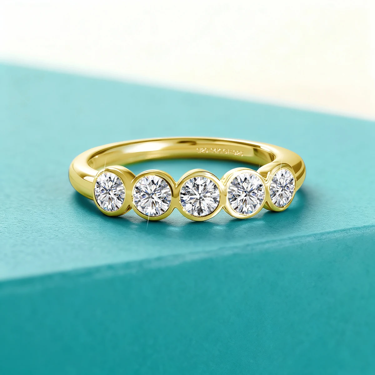 14K Gold Filled Moissanite Wedding Ring 5 Stone Sparkling Diamond Engagement Band Jewelry for Women
14K Gold Filled Moissanite Wedding Ring 5 Stone Sparkling Diamond Engagement Band Jewelry for Women