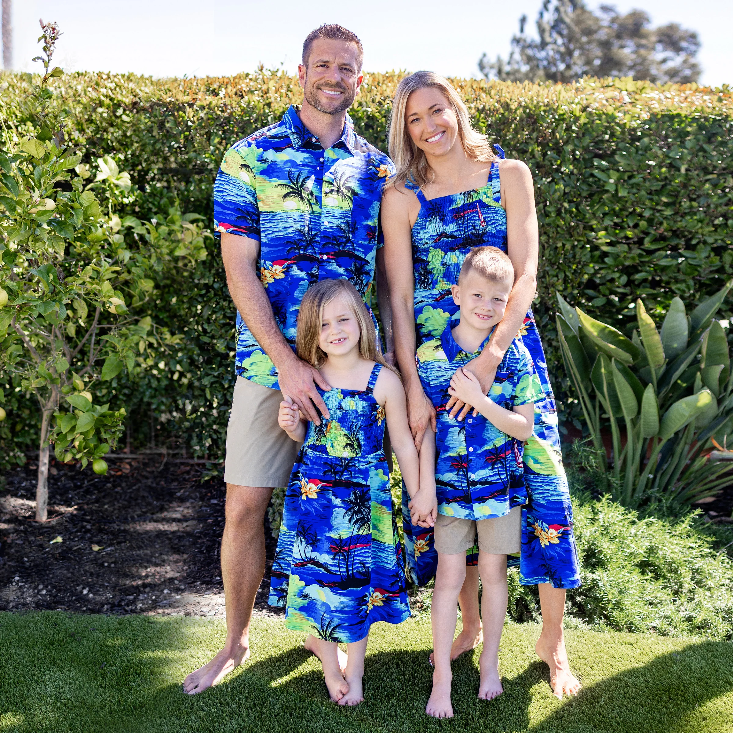 PatPat Matching Family Hawaiian Outfits Tropical Blue Palm Tree Print Shirt / Dress Summer Beach Vacation Coordinated Outfit Set
PatPat Matching Family Hawaiian Outfits Tropical Blue Palm Tree Print Shirt / Dress Summer Beach Vacation Coordinated Outfit Set