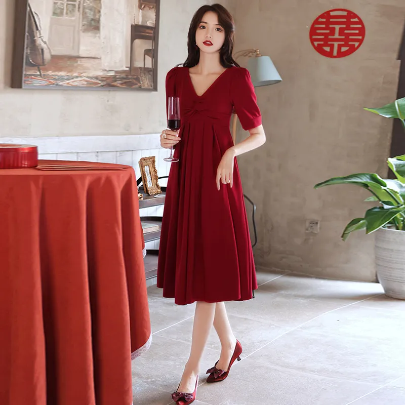 Evening Dress Elegant Empire Short Sleeves Simple Tea-Length V-Neck A-Line Burgundy Satin Pregnant Woman Formal Party Gown A2475
Evening Dress Elegant Empire Short Sleeves Simple Tea-Length V-Neck A-Line Burgundy Satin Pregnant Woman Formal Party Gown A2475