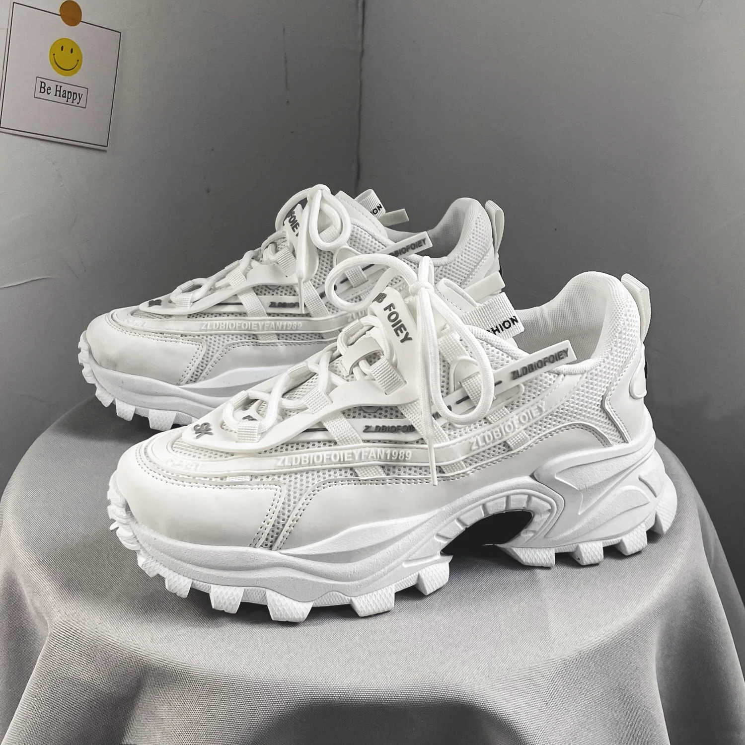 Invisible height-enhanced reflective dad shoes for men in spring and autumn Korean style thick-soled sports casual shoes
Invisible height-enhanced reflective dad shoes for men in spring and autumn Korean style thick-soled sports casual shoes
