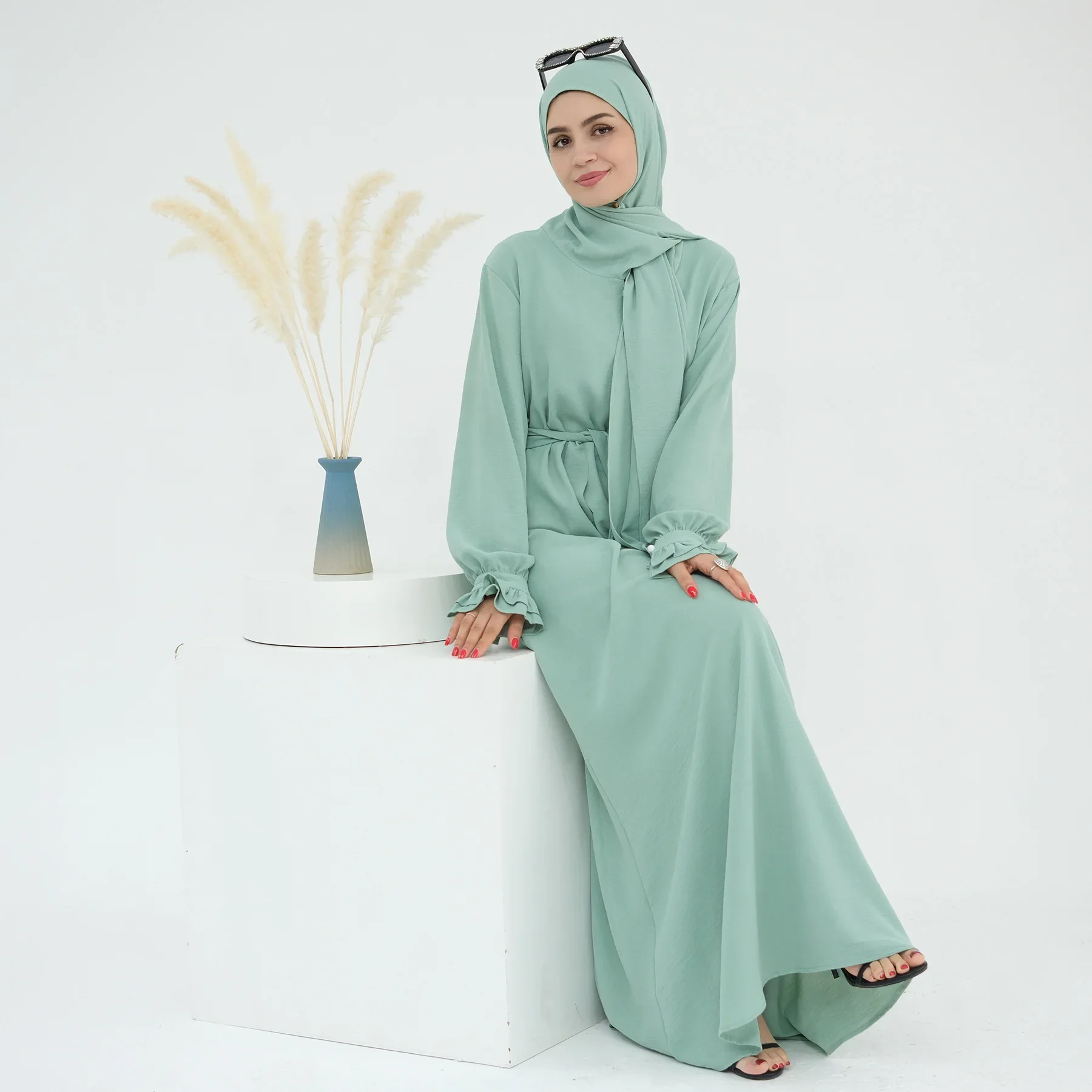 Muslim Abaya with Attached Scarf Prayer Hijab Dress One Piece Modest Dress for Women Dubai Turkey Ramadan Islamic Clothing
Muslim Abaya with Attached Scarf Prayer Hijab Dress One Piece Modest Dress for Women Dubai Turkey Ramadan Islamic Clothing