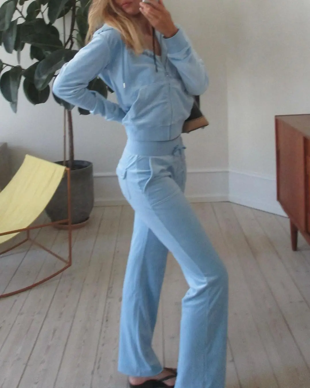 Women's Long Sleeve Sweatshirt and Pants Set, Gold Velvet Suit, Long Sleeve, Korean Fashion, Leisure, Two Piece Sets
Women's Long Sleeve Sweatshirt and Pants Set, Gold Velvet Suit, Long Sleeve, Korean Fashion, Leisure, Two Piece Sets