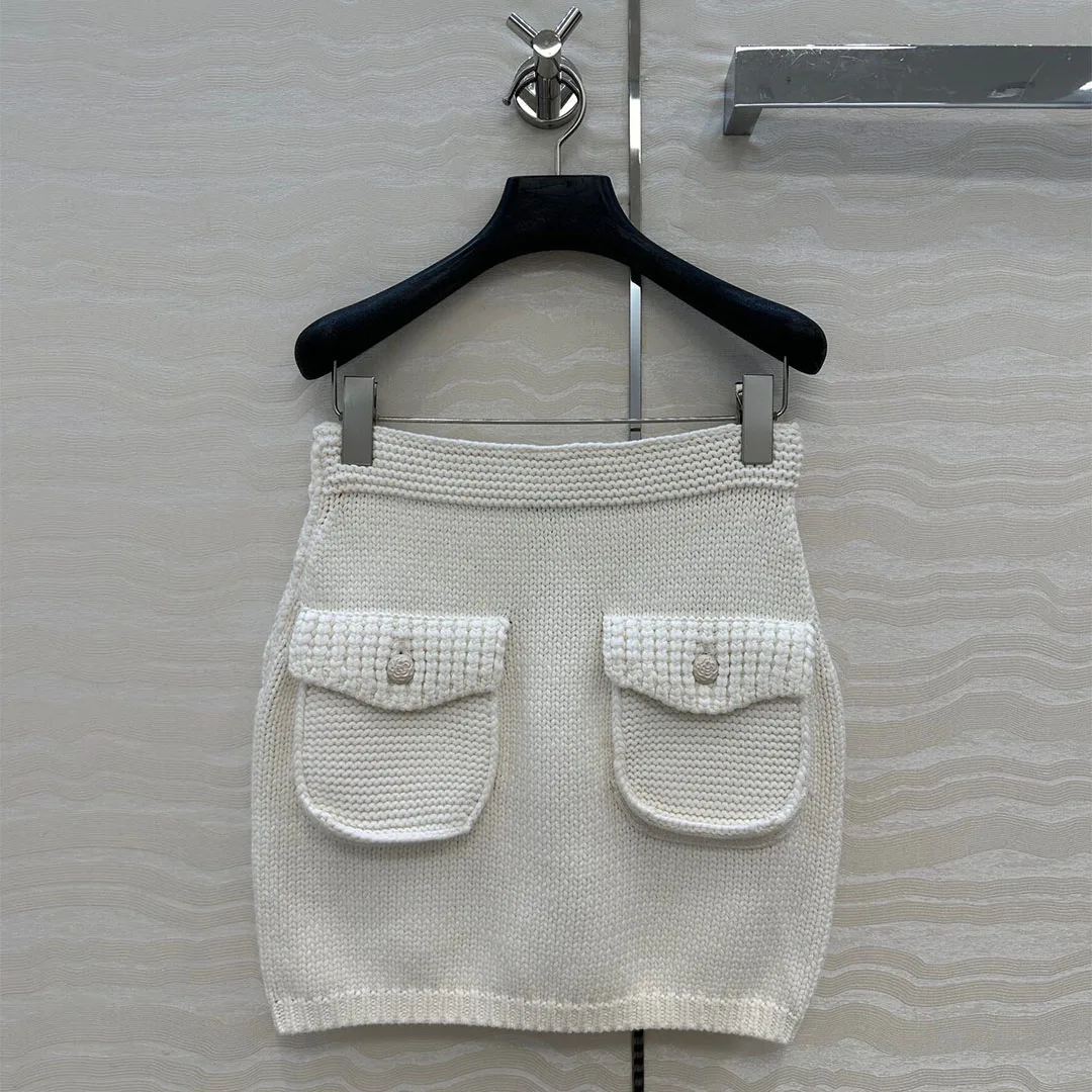 2025 New Autumn Fashion Double Pockets White Coarse Yarn Knitted Mini Skirts Womens High Waist Vintage Sweet Girl Skirt
2025 New Autumn Fashion Double Pockets White Coarse Yarn Knitted Mini Skirts Womens High Waist Vintage Sweet Girl Skirt