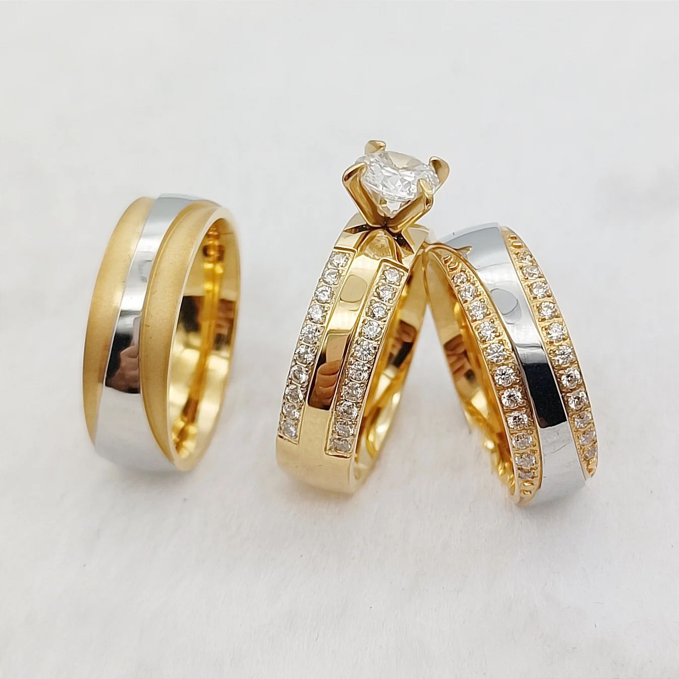 Daily wear Luxury Cubic Zirconia 3pcs Crown Wedding Engagement Rings Bridal Sets For Men and Women 18k Gold Plated Alliances
Daily wear Luxury Cubic Zirconia 3pcs Crown Wedding Engagement Rings Bridal Sets For Men and Women 18k Gold Plated Alliances