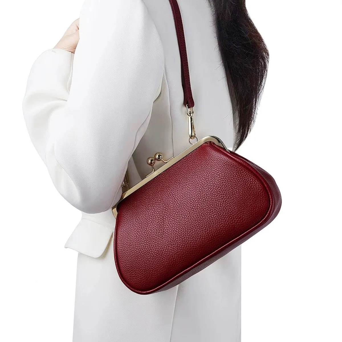 Cowhide Underarm Shoulder Bag Niche Luxury Designer Ladies Handbag Personalized Mouth Gold Bag Retro Genuine Leather Women's Bag
Cowhide Underarm Shoulder Bag Niche Luxury Designer Ladies Handbag Personalized Mouth Gold Bag Retro Genuine Leather Women's Bag