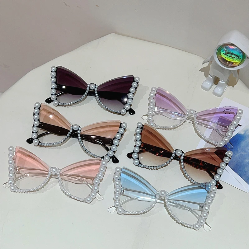 Oversized Pearl Sunglasses Women Fashion Butterfly Shaped Gradient Shades Trendy Brand Design Luxury Party Beach Sun Glasses
Oversized Pearl Sunglasses Women Fashion Butterfly Shaped Gradient Shades Trendy Brand Design Luxury Party Beach Sun Glasses