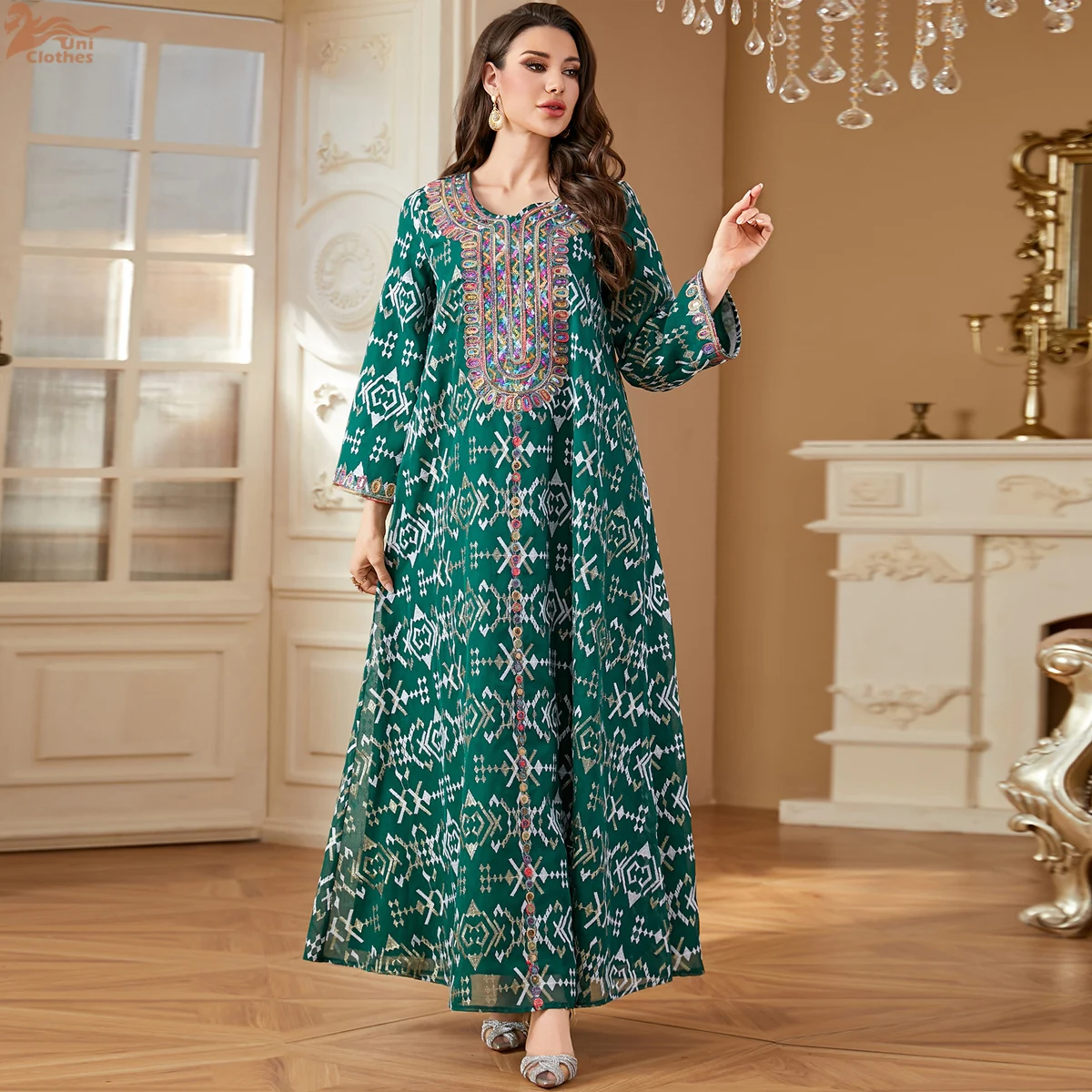 Uni мусульманское элегантное женское вечернее платье с вышивкой макси Абая модный кафтан с v-образным вырезом Marocain Femme
Uni мусульманское элегантное женское вечернее платье с вышивкой макси Абая модный кафтан с v-образным вырезом Marocain Femme