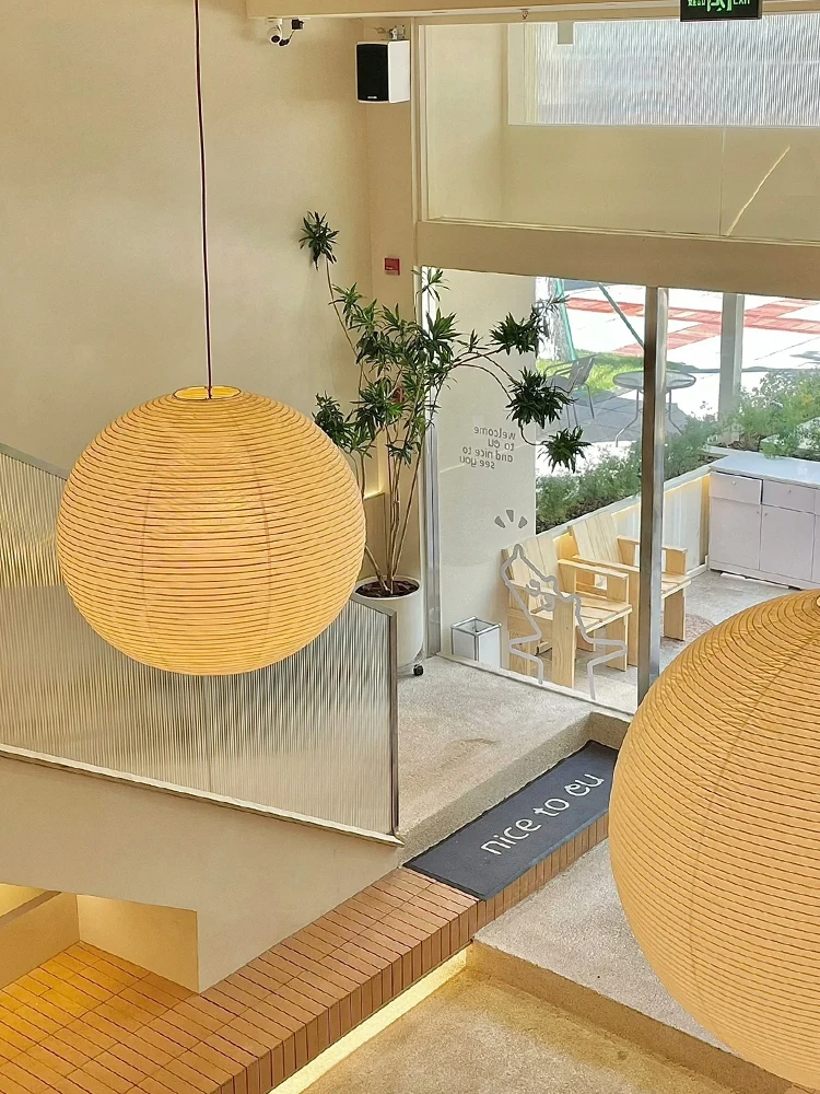 Украшение обеденного стола, классическая современная люстра из бумажного шара, Lampara Techo Cafe Restaurant Project Hanglamp Lampa
Украшение обеденного стола, классическая современная люстра из бумажного шара, Lampara Techo Cafe Restaurant Project Hanglamp Lampa