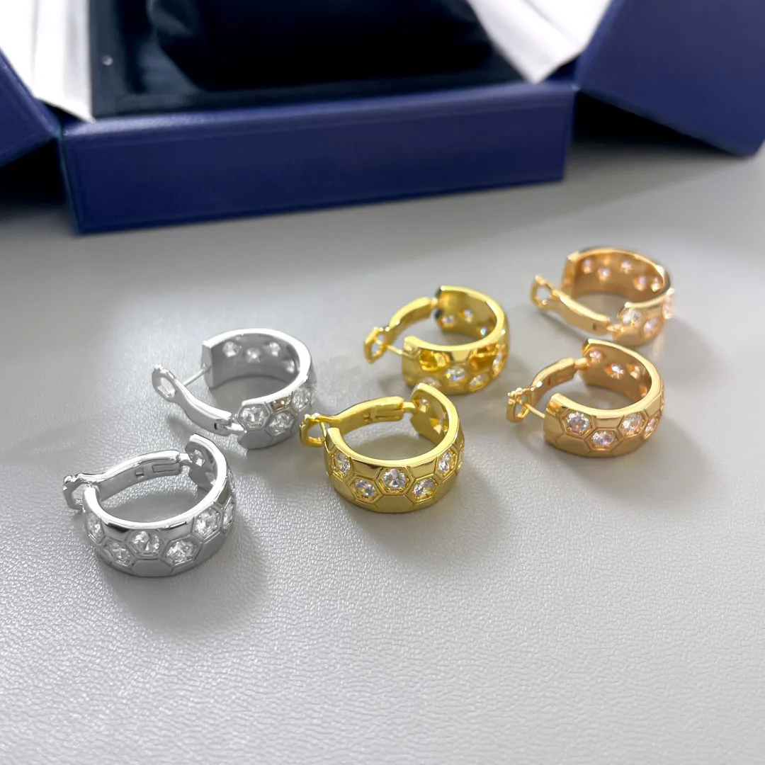 2025 925 Silver Classic Trendy High End Versatile Earrings for Women Dainty Floral Pattern for Feminine Touch
2025 925 Silver Classic Trendy High End Versatile Earrings for Women Dainty Floral Pattern for Feminine Touch
