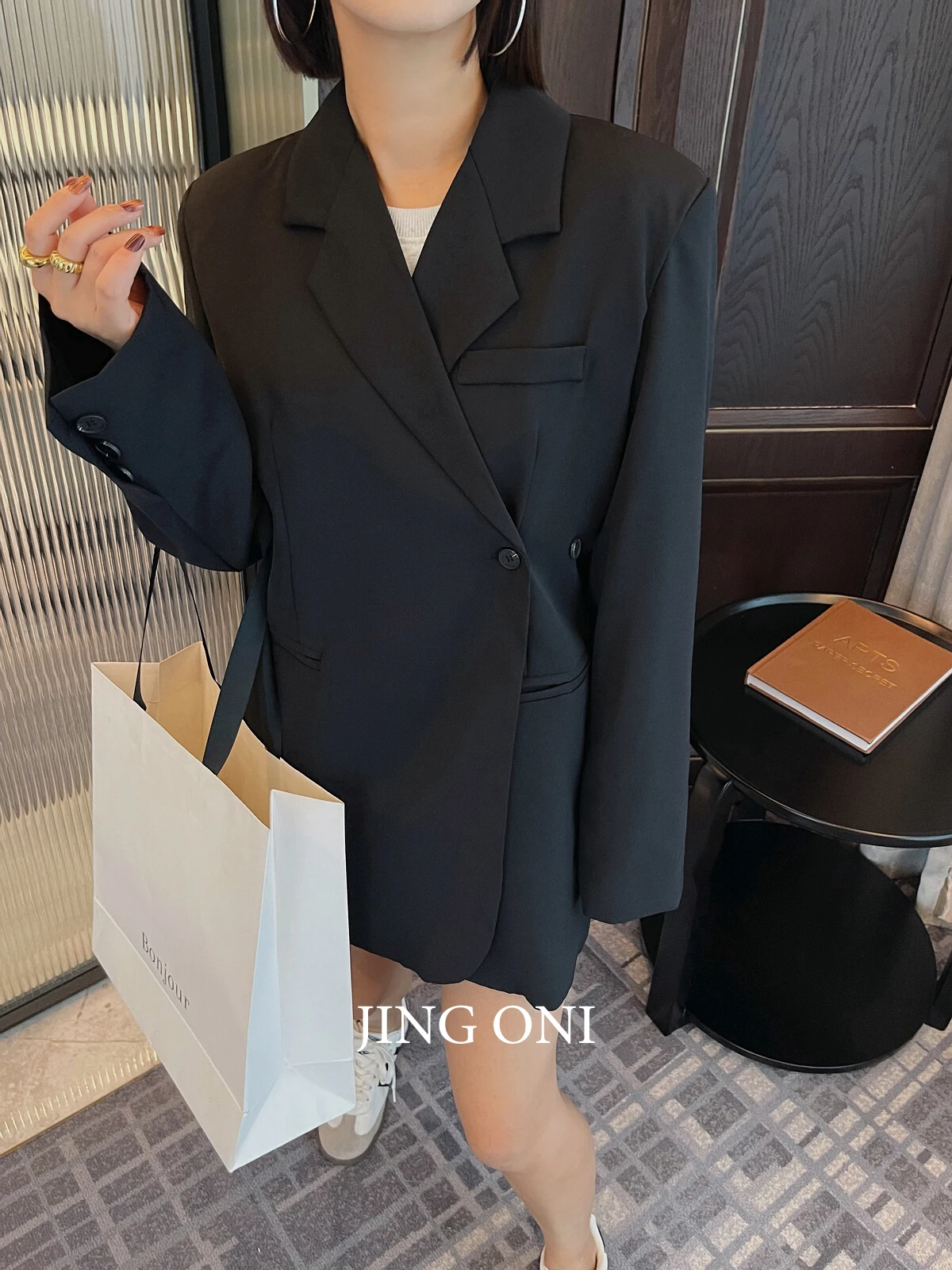 Black Blazer Jacket Crop Coat Spring Top Y2K 2024 Woman Clothing Korean Style Vintage Fashion Elegant Long Sleeve Outerwears New
Black Blazer Jacket Crop Coat Spring Top Y2K 2024 Woman Clothing Korean Style Vintage Fashion Elegant Long Sleeve Outerwears New
