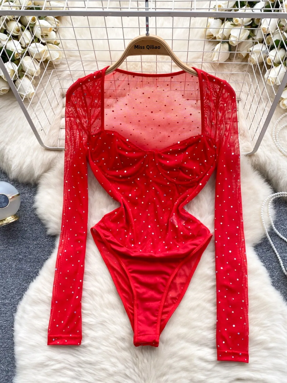 Весна 2024: Женский приталенный комбинезон-боди с длинными рукавами, роскошный, с пайетками, для ношения под одеждой, прозрачный дизайн, низкая талия, брюки-шорты
Весна 2024: Женский приталенный комбинезон-боди с длинными рукавами, роскошный, с пайетками, для ношения под одеждой, прозрачный дизайн, низкая талия, брюки-шорты