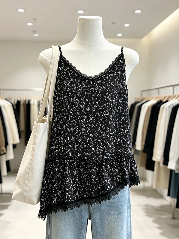 Large Size Summer New Style Lace Trim Floral Print Halter Neck Vest Chiffon Top Women's Casual Wear Inner Wear Regular Length
Large Size Summer New Style Lace Trim Floral Print Halter Neck Vest Chiffon Top Women's Casual Wear Inner Wear Regular Length
