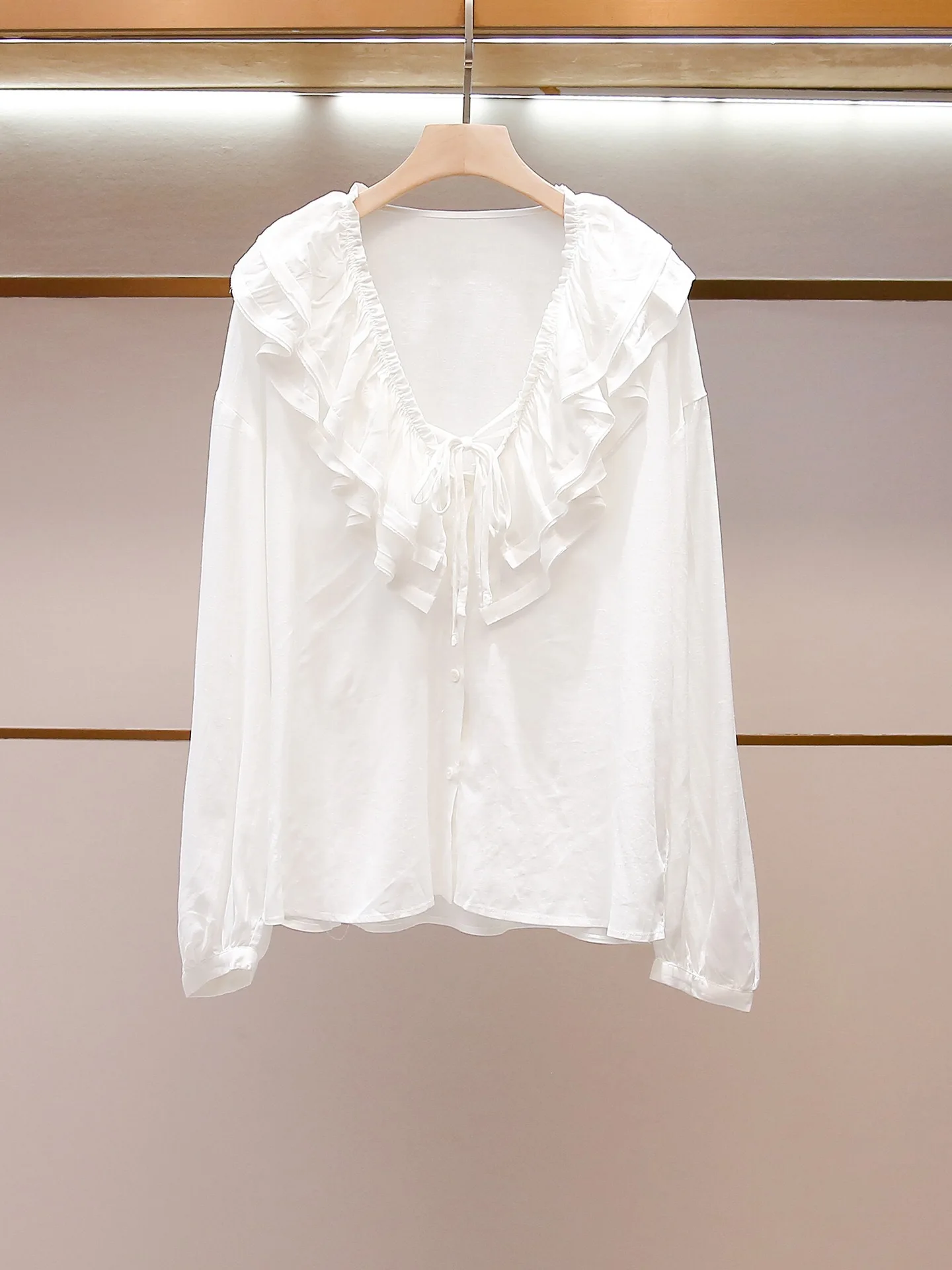 Elegant Casual Long Sleeve V-Neck Women's Shirt with Lace Trim Breathable Polyester Fabric No Pocket Spring Summer Fashion
Elegant Casual Long Sleeve V-Neck Women's Shirt with Lace Trim Breathable Polyester Fabric No Pocket Spring Summer Fashion