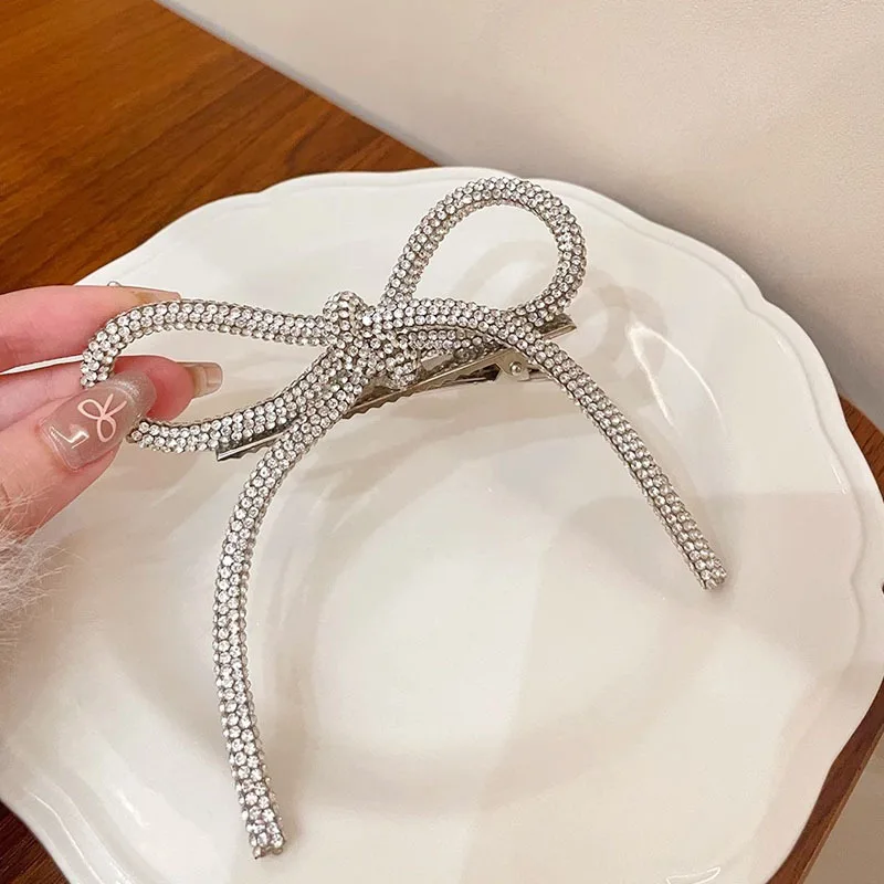 Women's Fashion Full Diamond Super Sparkling Bow Notch Top Clip Straight Hair Fashionable Headband Edge Clip
Women's Fashion Full Diamond Super Sparkling Bow Notch Top Clip Straight Hair Fashionable Headband Edge Clip