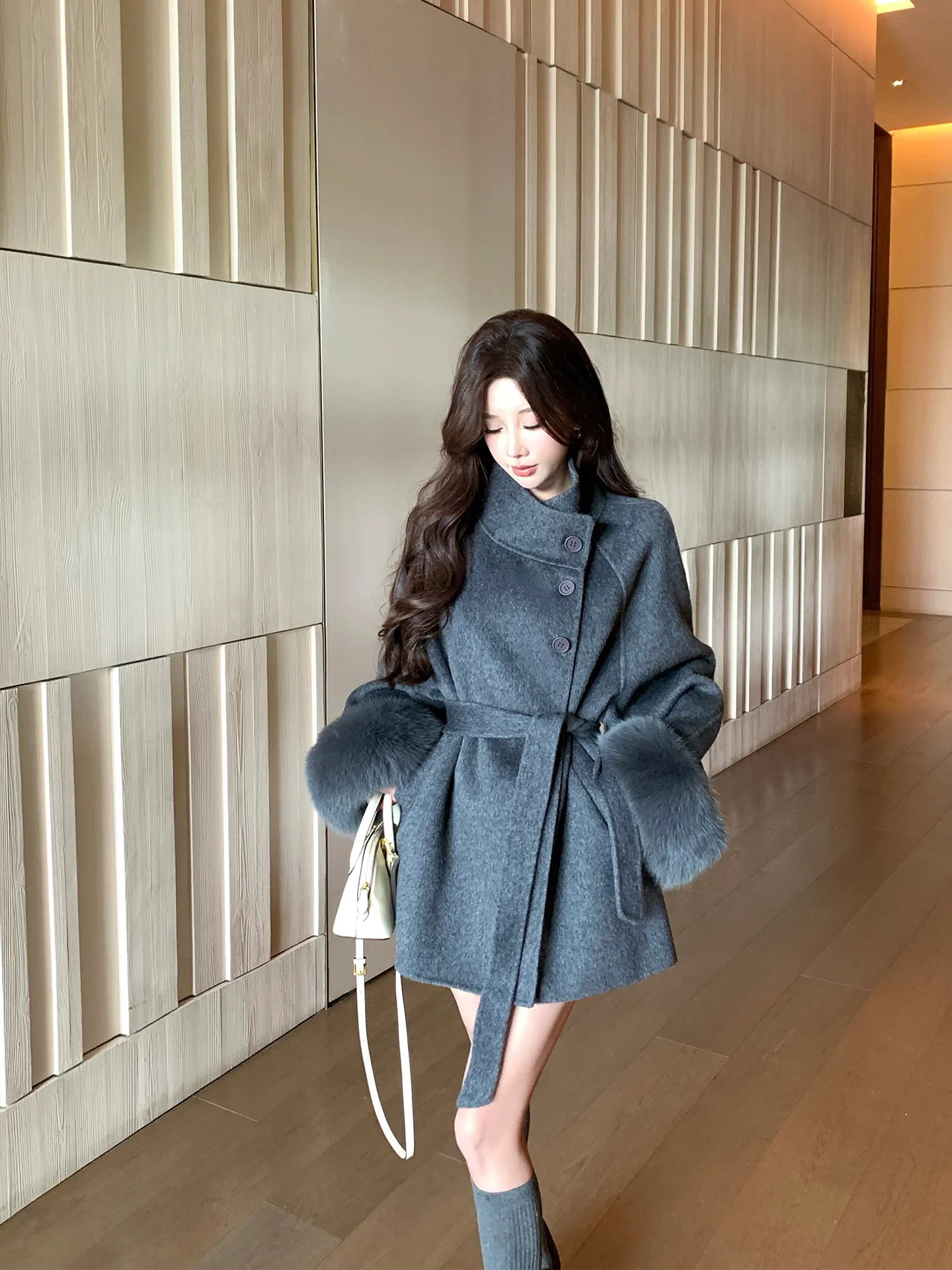 Holiday Warm Sun Double-Sided Camere Coat Women's High-End Gentle Sle ort Woolen Jaet Youth Straight-Line Design
Holiday Warm Sun Double-Sided Camere Coat Women's High-End Gentle Sle ort Woolen Jaet Youth Straight-Line Design