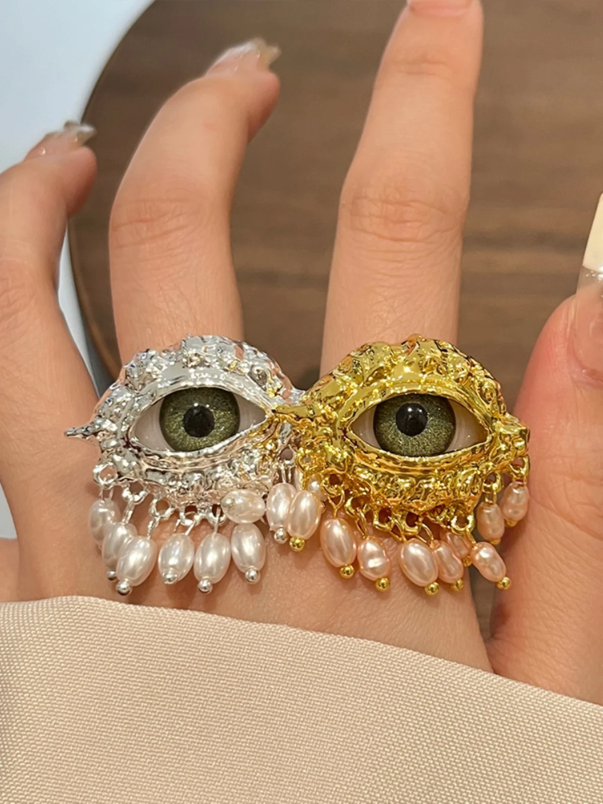 Элегантное кольцо с кисточкой и дизайном «Глаз Дьявола» для женщин, открытый дизайн, премиум-класс, индивидуальный стиль, модное украшение на палец
Элегантное кольцо с кисточкой и дизайном «Глаз Дьявола» для женщин, открытый дизайн, премиум-класс, индивидуальный стиль, модное украшение на палец