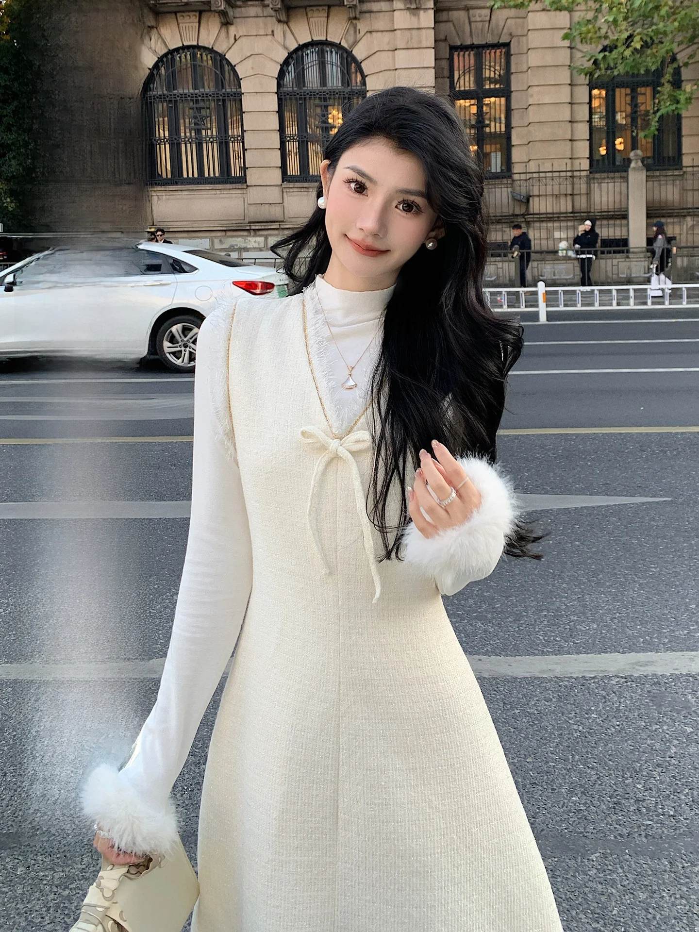 AMNANA Ele Женское длинное платье с V-образным вырезом, с тяжелой вышивкой, в стиле французского жилета, с эффектом утяжки на талии, в стиле мокасин и фееричной юбки
AMNANA Ele Женское длинное платье с V-образным вырезом, с тяжелой вышивкой, в стиле французского жилета, с эффектом утяжки на талии, в стиле мокасин и фееричной юбки