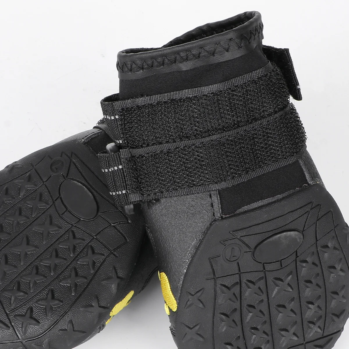 4Pcs Waterproof Winter Pet Dog Snow Boots Casual Anti-Slip Durable Warm Sports Shoes Size 7 Black Pet Dog Shoes 
4Pcs Waterproof Winter Pet Dog Snow Boots Casual Anti-Slip Durable Warm Sports Shoes Size 7 Black Pet Dog Shoes