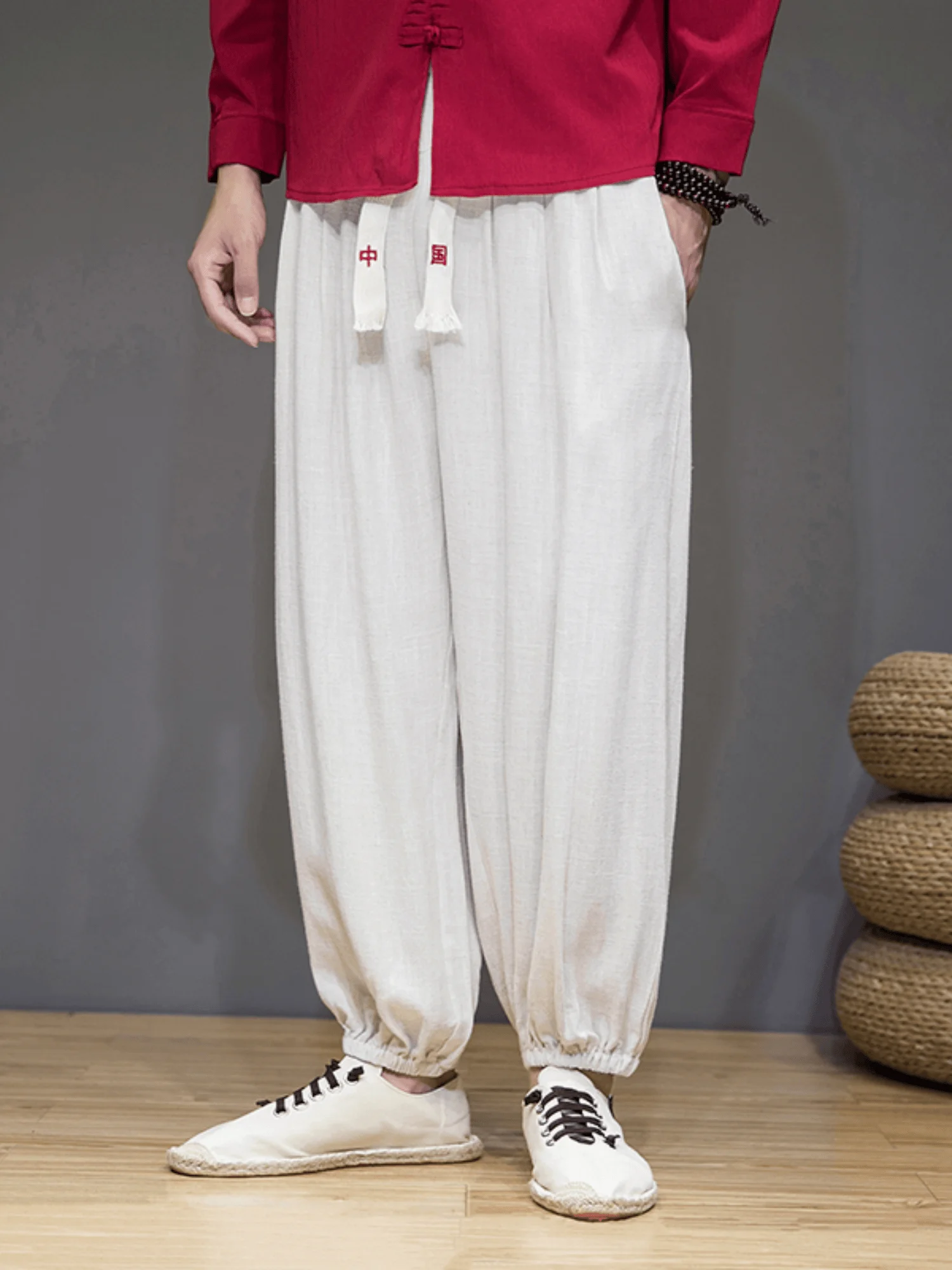 Мужские летние повседневные брюки свободного кроя из льна: новые молодежные шаровары из дышащей тонкой хлопково-льняной смеси для ежедневной носки
Мужские летние повседневные брюки свободного кроя из льна: новые молодежные шаровары из дышащей тонкой хлопково-льняной смеси для ежедневной носки