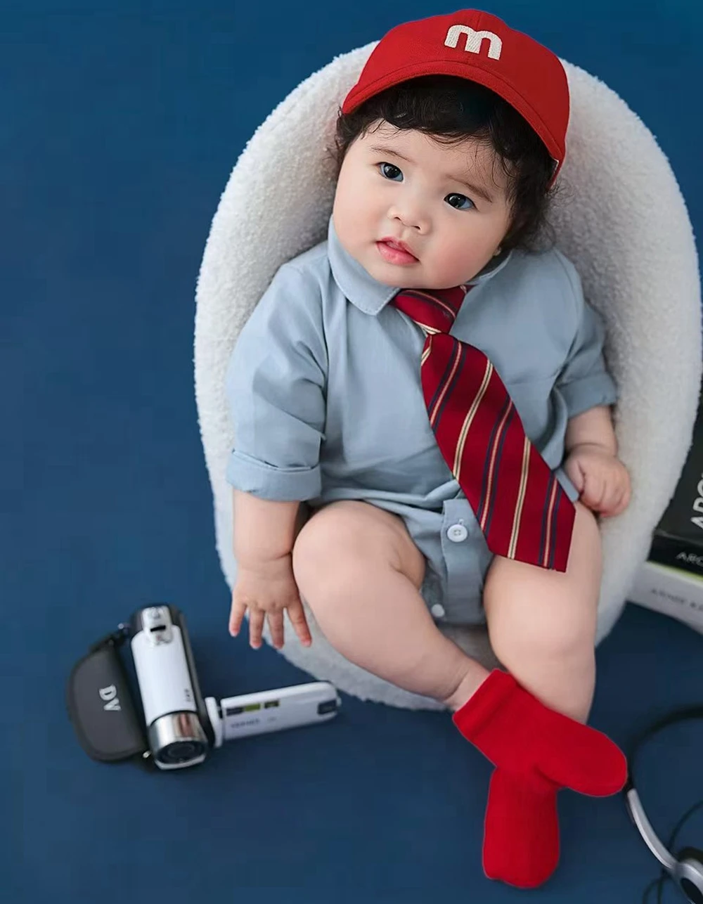 Trump Newborn Photography Outfit Long Sleeves Romper M Letter Hat Stripe Necktie Red Socks Fashion Newborn Photo Clothes
Trump Newborn Photography Outfit Long Sleeves Romper M Letter Hat Stripe Necktie Red Socks Fashion Newborn Photo Clothes
