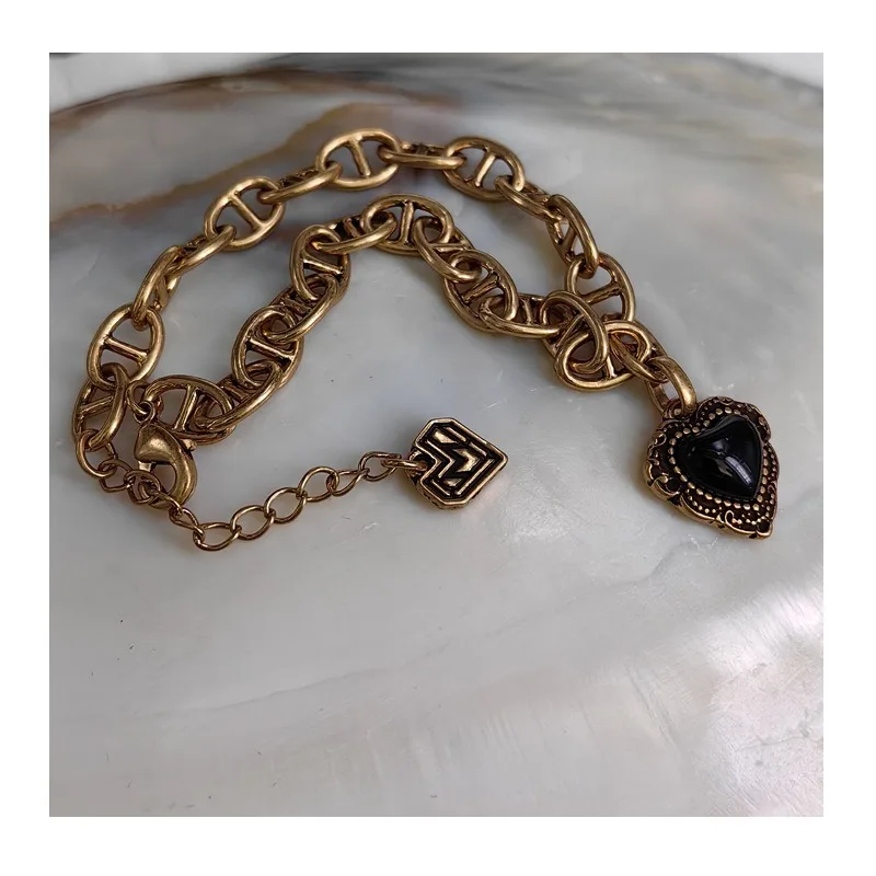 Love Pendant Bracelet Retro Gold Copper Plated Real Gold Medieval Women's Qingdao Jewelry
Love Pendant Bracelet Retro Gold Copper Plated Real Gold Medieval Women's Qingdao Jewelry