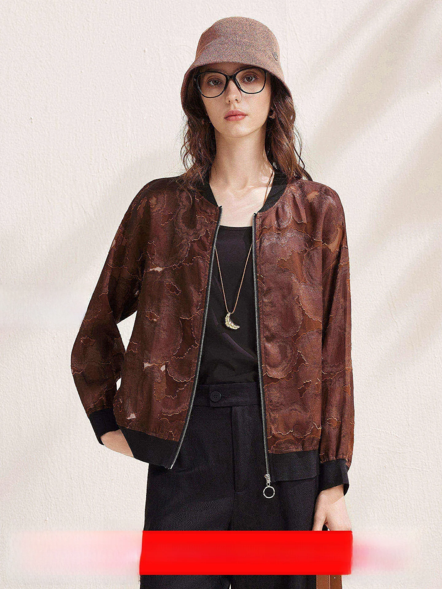 Zhaojun Spring Summer New Sle Long Sve Silk Jaet Women's Red Cloud Silk Casual Coat Floral Cutout True Silk Top
Zhaojun Spring Summer New Sle Long Sve Silk Jaet Women's Red Cloud Silk Casual Coat Floral Cutout True Silk Top