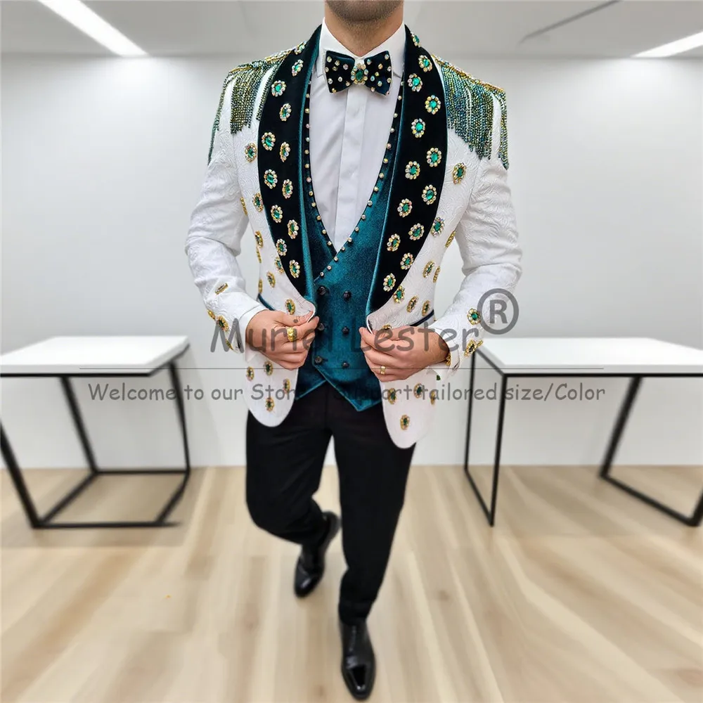 Luxury Beaded Stones Suits Men For Wedding Velvet Jacquard Groom Blazers Customized 3 Pieces Sets Wedding Tuxedo Ternos Completo
Luxury Beaded Stones Suits Men For Wedding Velvet Jacquard Groom Blazers Customized 3 Pieces Sets Wedding Tuxedo Ternos Completo