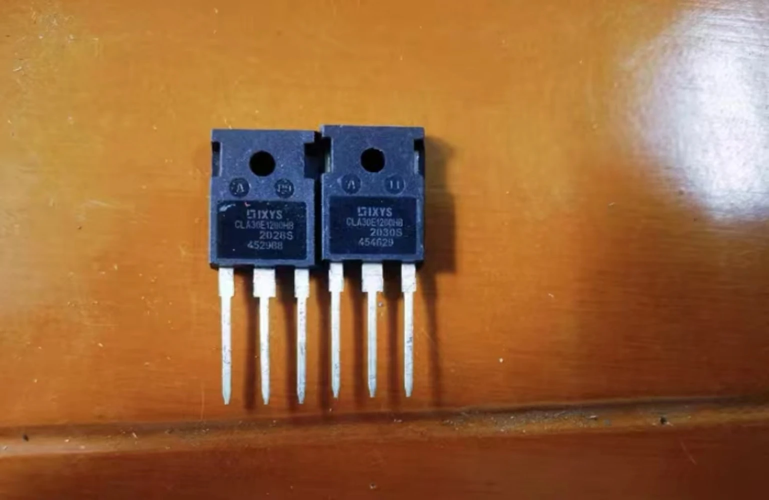 CLA30E1200HB CLA30E1200 30E1200 or CLA30E1200NPZ CLA30E1200PC TO-247 30A 1200V high efficiency thyristor
CLA30E1200HB CLA30E1200 30E1200 or CLA30E1200NPZ CLA30E1200PC TO-247 30A 1200V high efficiency thyristor