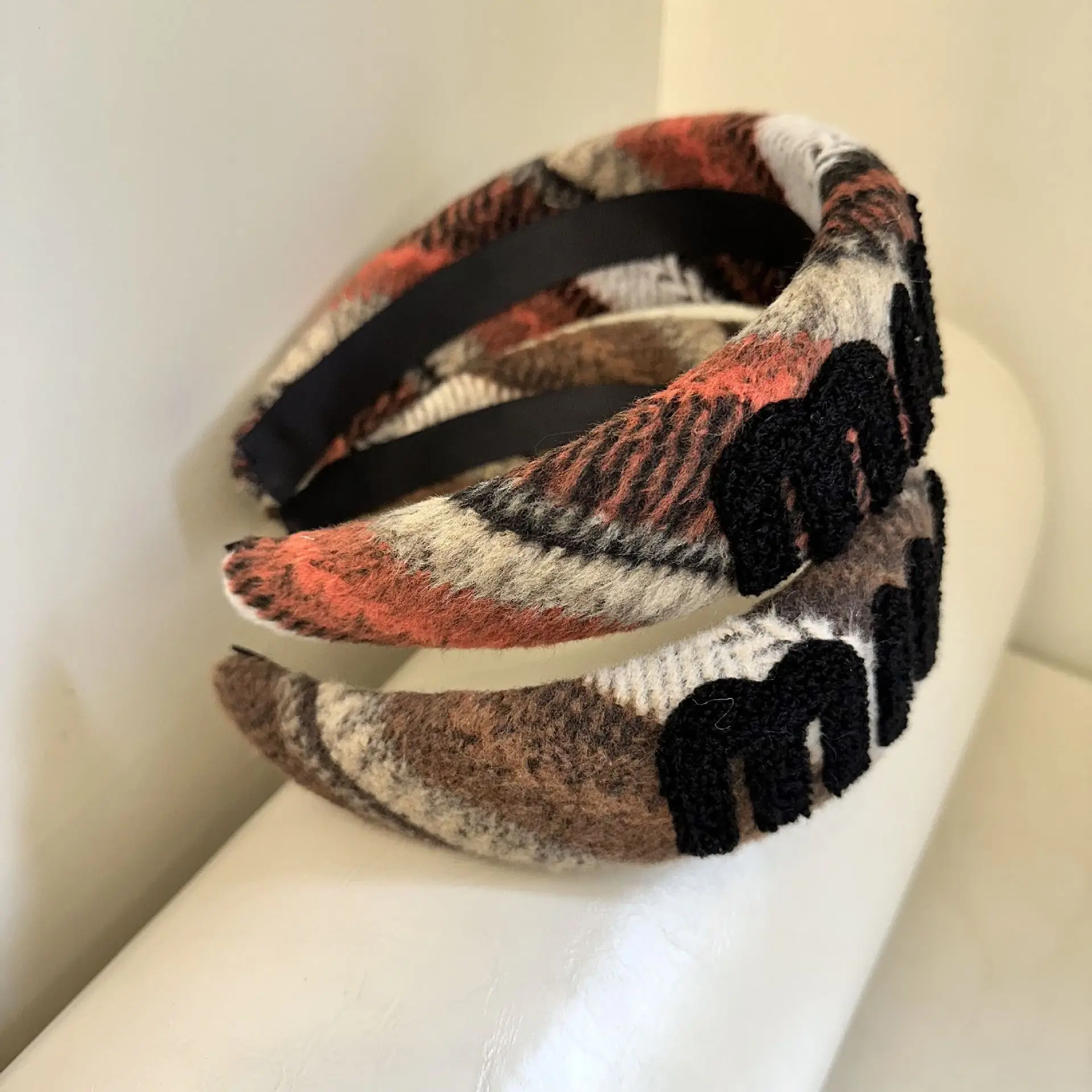 Korean Style Wide Headband with Embroidery, Velvet Spa Headwrap for Women, Unique Skincare & Fashion Hair Accessory
Korean Style Wide Headband with Embroidery, Velvet Spa Headwrap for Women, Unique Skincare & Fashion Hair Accessory