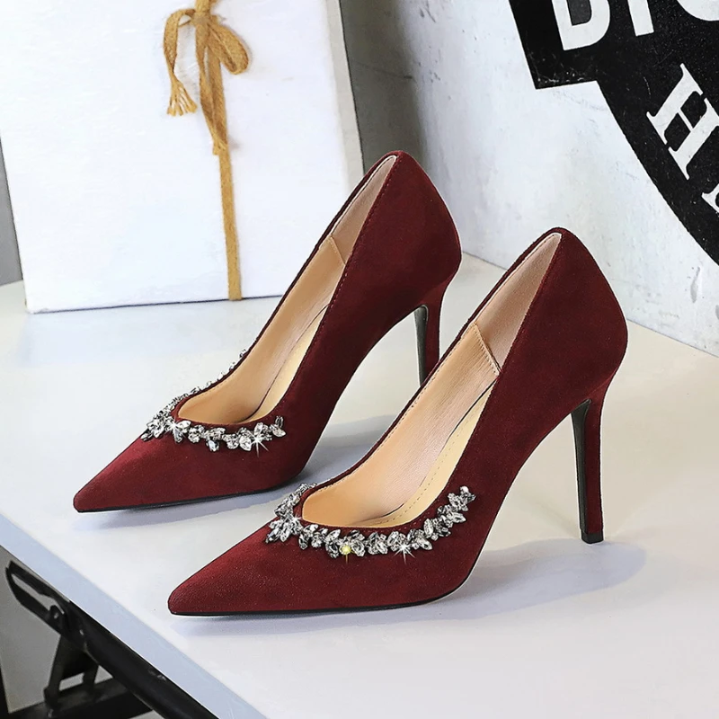 American Pointed-Toe High Heels Shallow Mouth Suede Slim Heels Single Shoes Rhinestone Banquet Fashion Spring Autumn Suede
American Pointed-Toe High Heels Shallow Mouth Suede Slim Heels Single Shoes Rhinestone Banquet Fashion Spring Autumn Suede