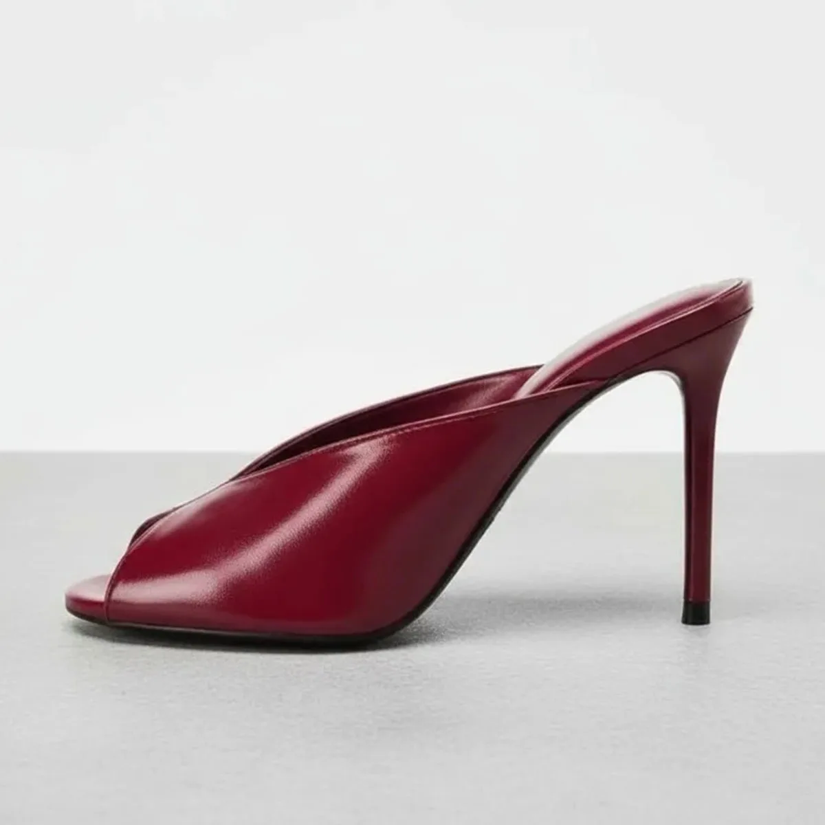 Arden Furtado Summer Burgundy Peep toe Slippers Round toe pull-on Super high heel Sexy Word slippers Outdoor wear Mule
Arden Furtado Summer Burgundy Peep toe Slippers Round toe pull-on Super high heel Sexy Word slippers Outdoor wear Mule