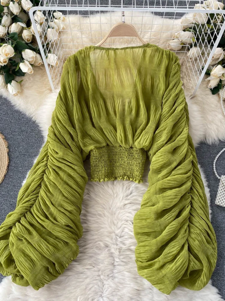 Women Streetwear Folded Pleated Blouse Spring Summer Bubble Sleeve Slim Chiffon Shirts Ladies Elegant Loose Crop Tops
Women Streetwear Folded Pleated Blouse Spring Summer Bubble Sleeve Slim Chiffon Shirts Ladies Elegant Loose Crop Tops