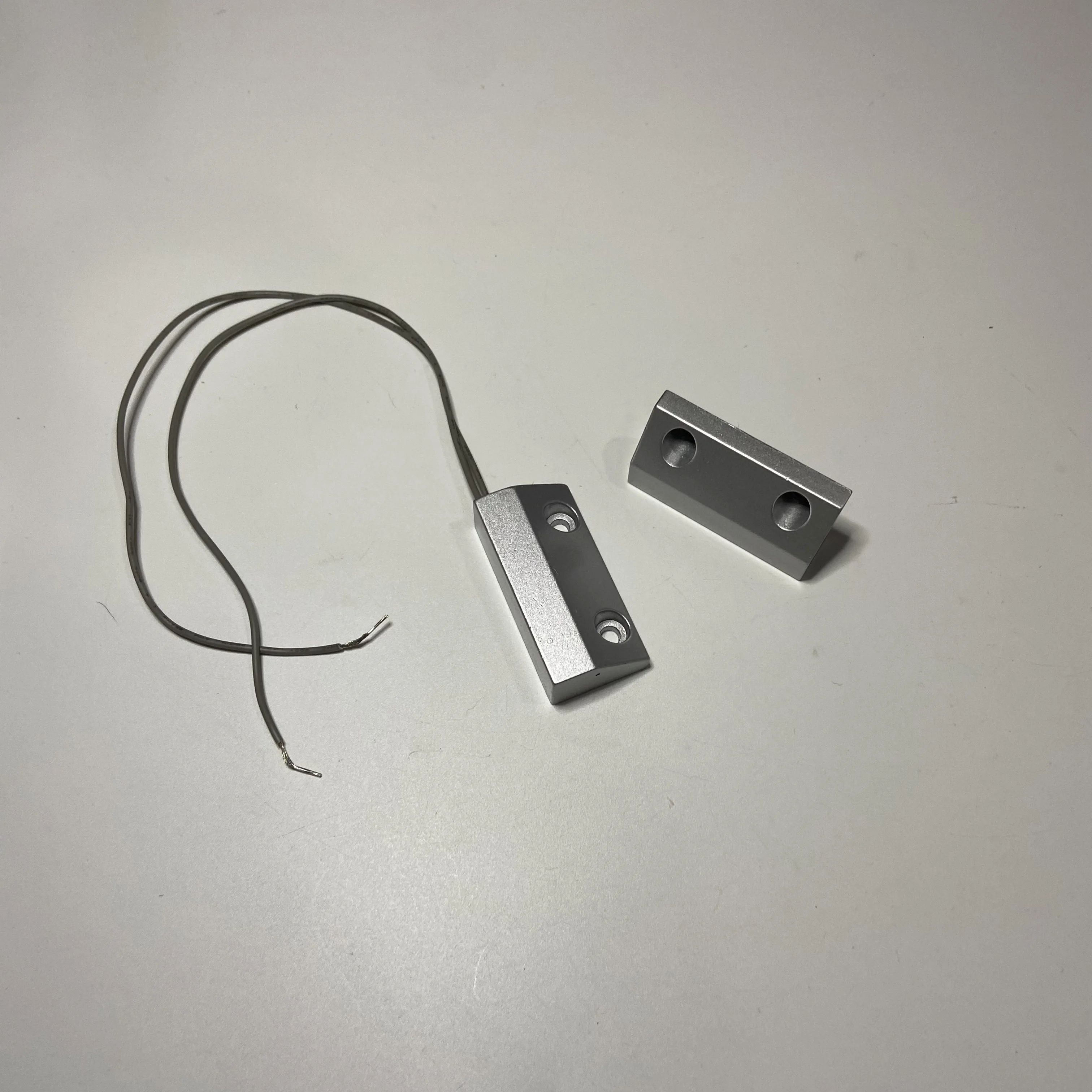 Zinc Alloy Door Contact Sensor Magnetic Switch for Metal Fire Control Door Normally Close Position Limit Detector Signal Output
Zinc Alloy Door Contact Sensor Magnetic Switch for Metal Fire Control Door Normally Close Position Limit Detector Signal Output