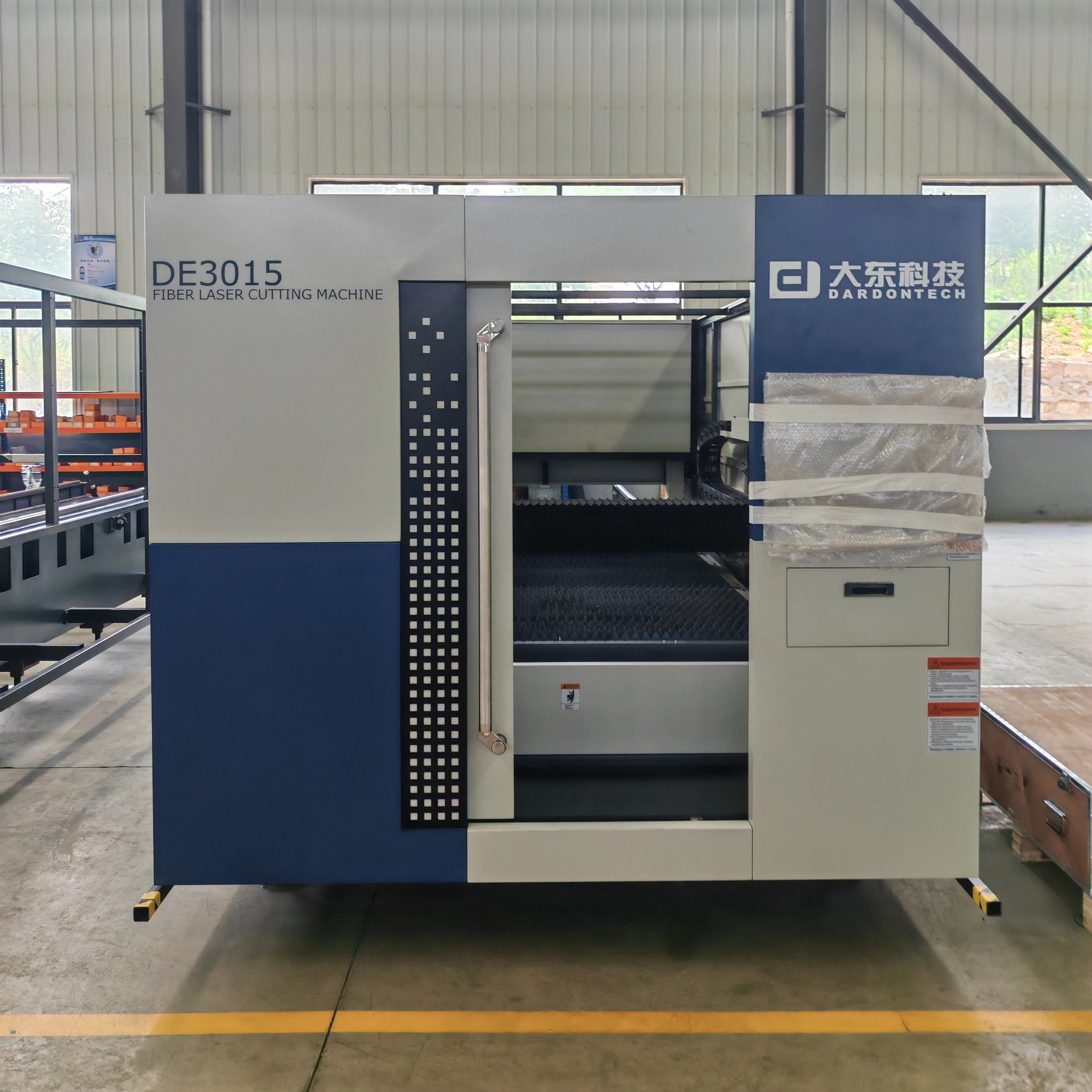 Factory 3015 Metal Laser Cutting High Accuracy Metal 3000w 1500mm*3000mm CNC Fiber Laser Cutting Machine
Factory 3015 Metal Laser Cutting High Accuracy Metal 3000w 1500mm*3000mm CNC Fiber Laser Cutting Machine
