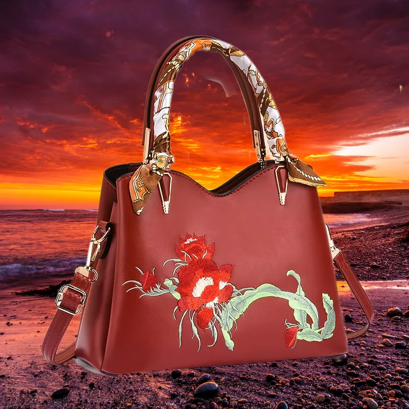 Женская большая сумка через плечо с вышивкой, мягкая сумка через плечо, роскошная дизайнерская повседневная сумка-тоут, женская дорожная сумка, основная сумка
Женская большая сумка через плечо с вышивкой, мягкая сумка через плечо, роскошная дизайнерская повседневная сумка-тоут, женская дорожная сумка, основная сумка