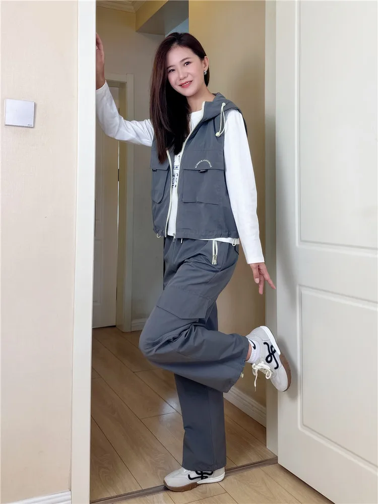 Sporty Women's Vest And Wide Leg Pants Set Fashionable Ageless Spring Autumn Wear High Waist Long Sleeve round Neck Three Piece
Sporty Women's Vest And Wide Leg Pants Set Fashionable Ageless Spring Autumn Wear High Waist Long Sleeve round Neck Three Piece