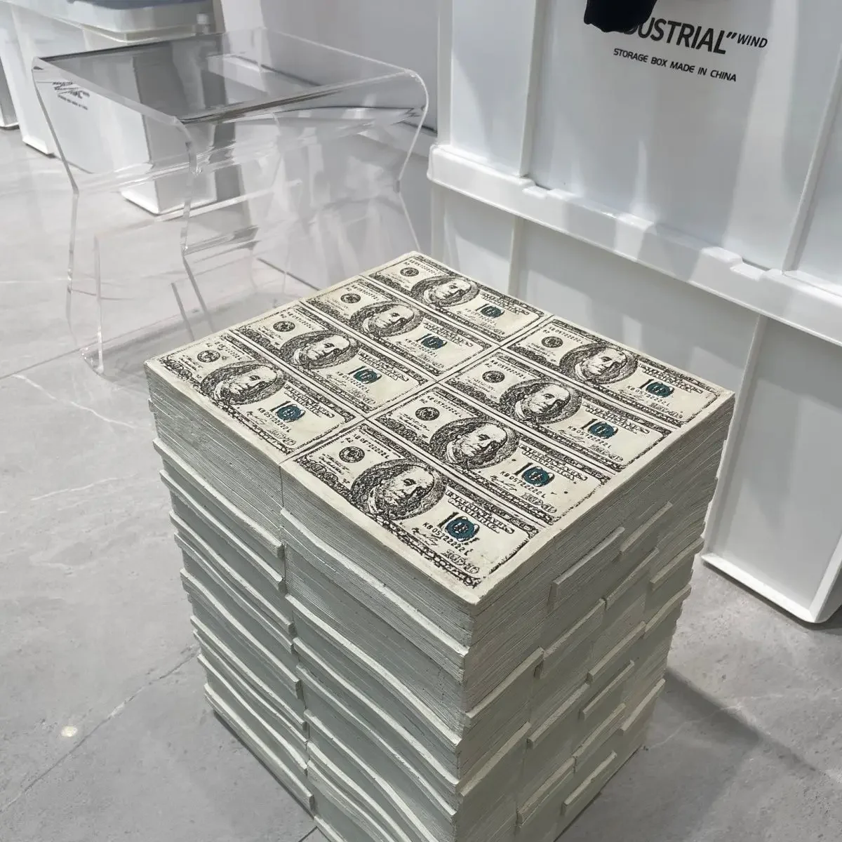Luxury Sofa Table Dollars Mesas Dollar Pattern Stool Model Props Decoration Cartoon Living Room Trendy Resin Material Ornaments
Luxury Sofa Table Dollars Mesas Dollar Pattern Stool Model Props Decoration Cartoon Living Room Trendy Resin Material Ornaments