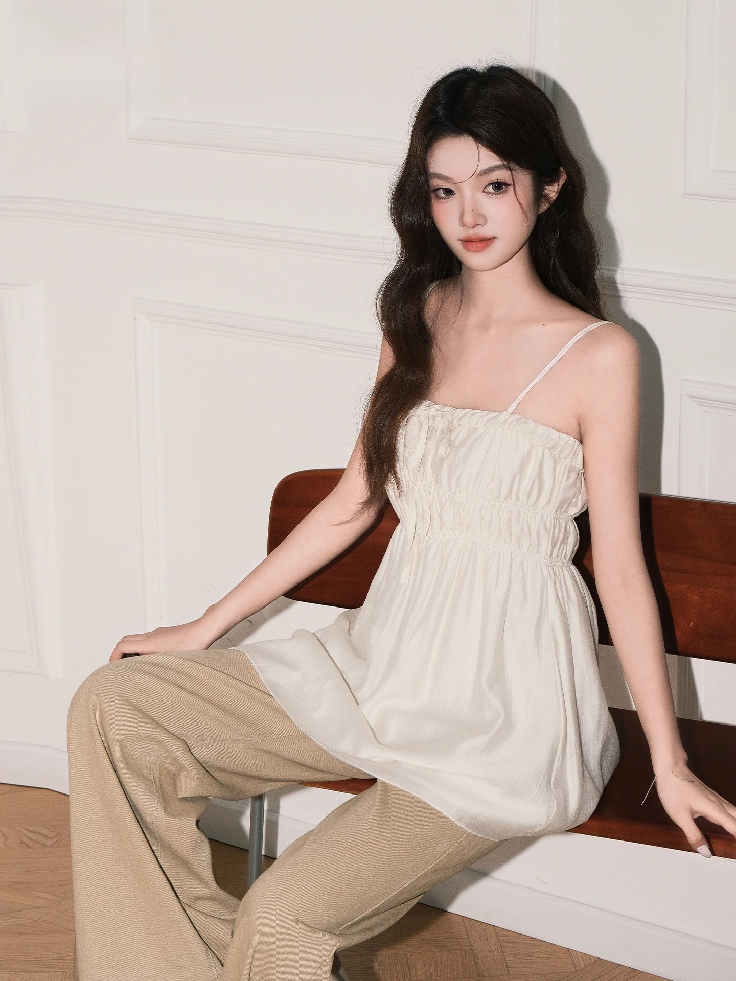 Korean Style Pleated Linen Halter Top Women's Slimming Sweet Gentle Summer New Arrival Fashionable Versatile Sleeveless Vest
Korean Style Pleated Linen Halter Top Women's Slimming Sweet Gentle Summer New Arrival Fashionable Versatile Sleeveless Vest