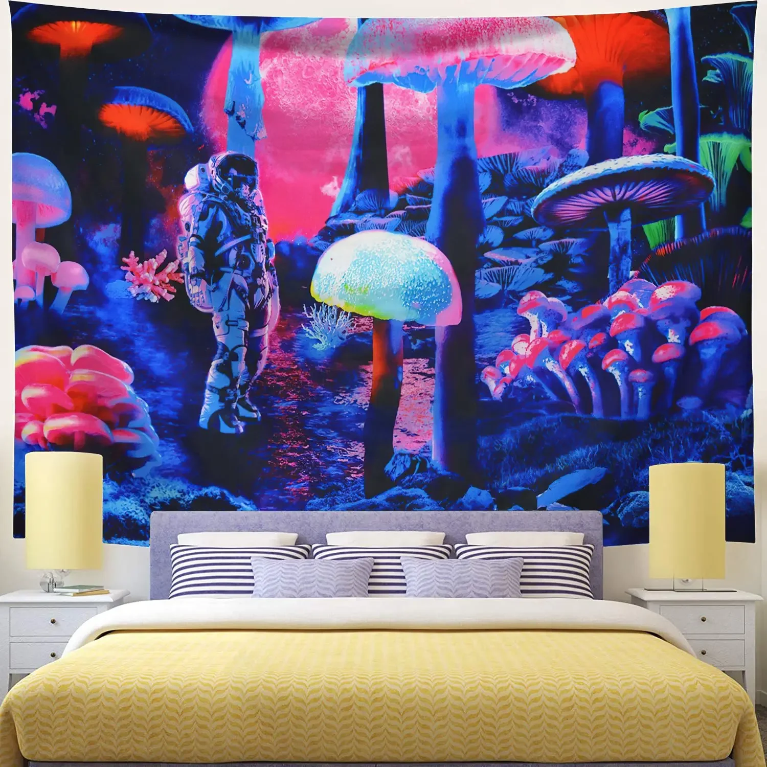 Fashion Dorm Decorative Wall Hanging Purple Psychedelic Tapestry With Trippy Mushroom Patterns Printing
Fashion Dorm Decorative Wall Hanging Purple Psychedelic Tapestry With Trippy Mushroom Patterns Printing