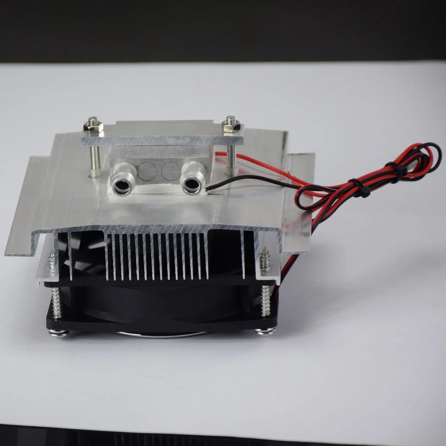 50W Diy Thermoelectric Cooler Cooling System Semiconductor Refrigeration System Kit Heatsink Peltier Cooler For 15L Water
50W Diy Thermoelectric Cooler Cooling System Semiconductor Refrigeration System Kit Heatsink Peltier Cooler For 15L Water