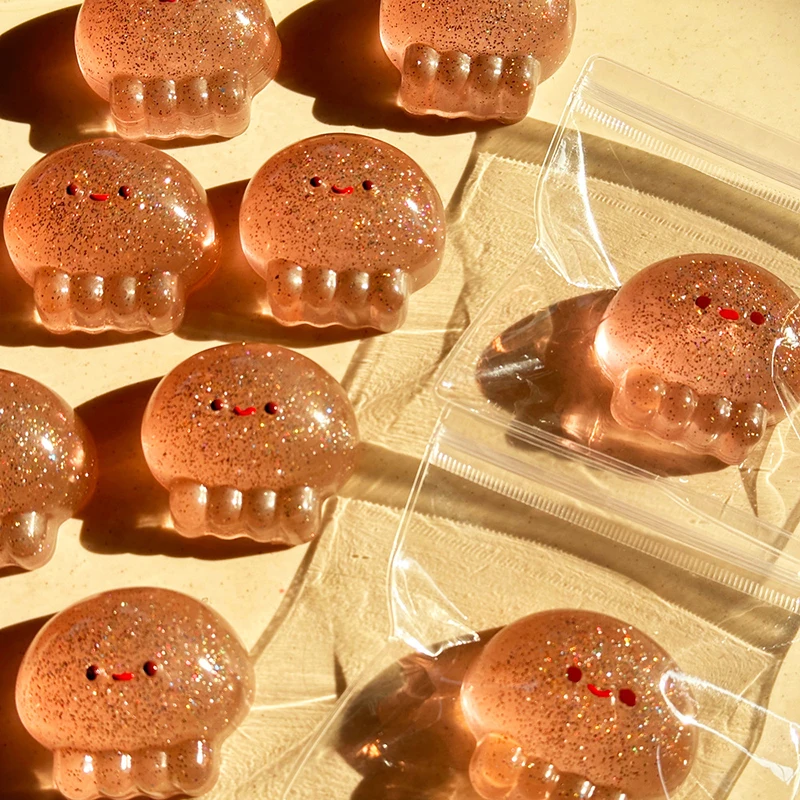 Мультяшные модные мягкие блестящие игрушки-медузы, милые игрушки для снятия стресса, забавные декомпрессионные игрушки, креативные игрушки с медленным отскоком, подарки
Мультяшные модные мягкие блестящие игрушки-медузы, милые игрушки для снятия стресса, забавные декомпрессионные игрушки, креативные игрушки с медленным отскоком, подарки