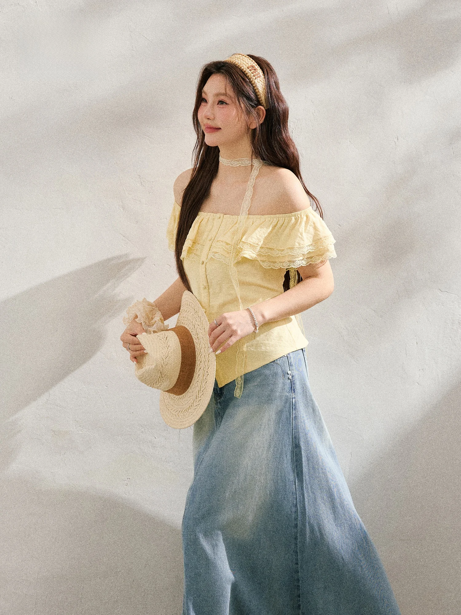 Zhang Da plus Size Summer Outfit Korean Style Vacation Vibes Denim Half-length Skirt One-shoulder Top Sweet Fitting Ruffle Hem
Zhang Da plus Size Summer Outfit Korean Style Vacation Vibes Denim Half-length Skirt One-shoulder Top Sweet Fitting Ruffle Hem